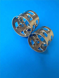What materials are metal packing made of